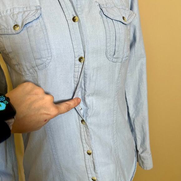 Delia’s Y2K Denim Shirt Chambray Button Down 2000's Lt Blue Long Sleeve Medium - Picture 3 of 8